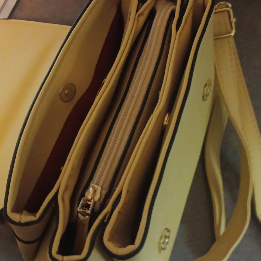 Handbag - Picture 2 of 3